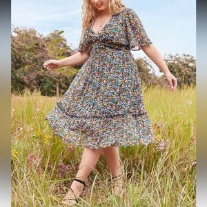 Plus Butterfly Sleeve Ditsy Floral Dress